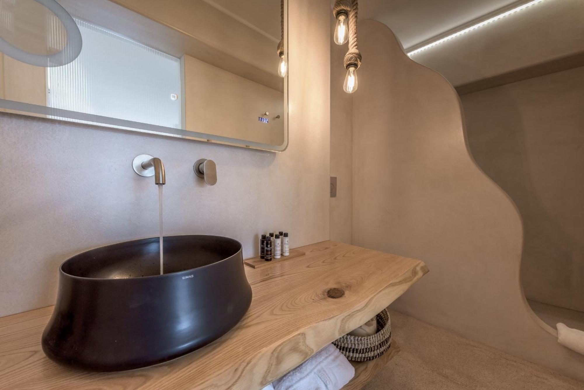 Michalakis Seaside Suites Pollonia Room photo